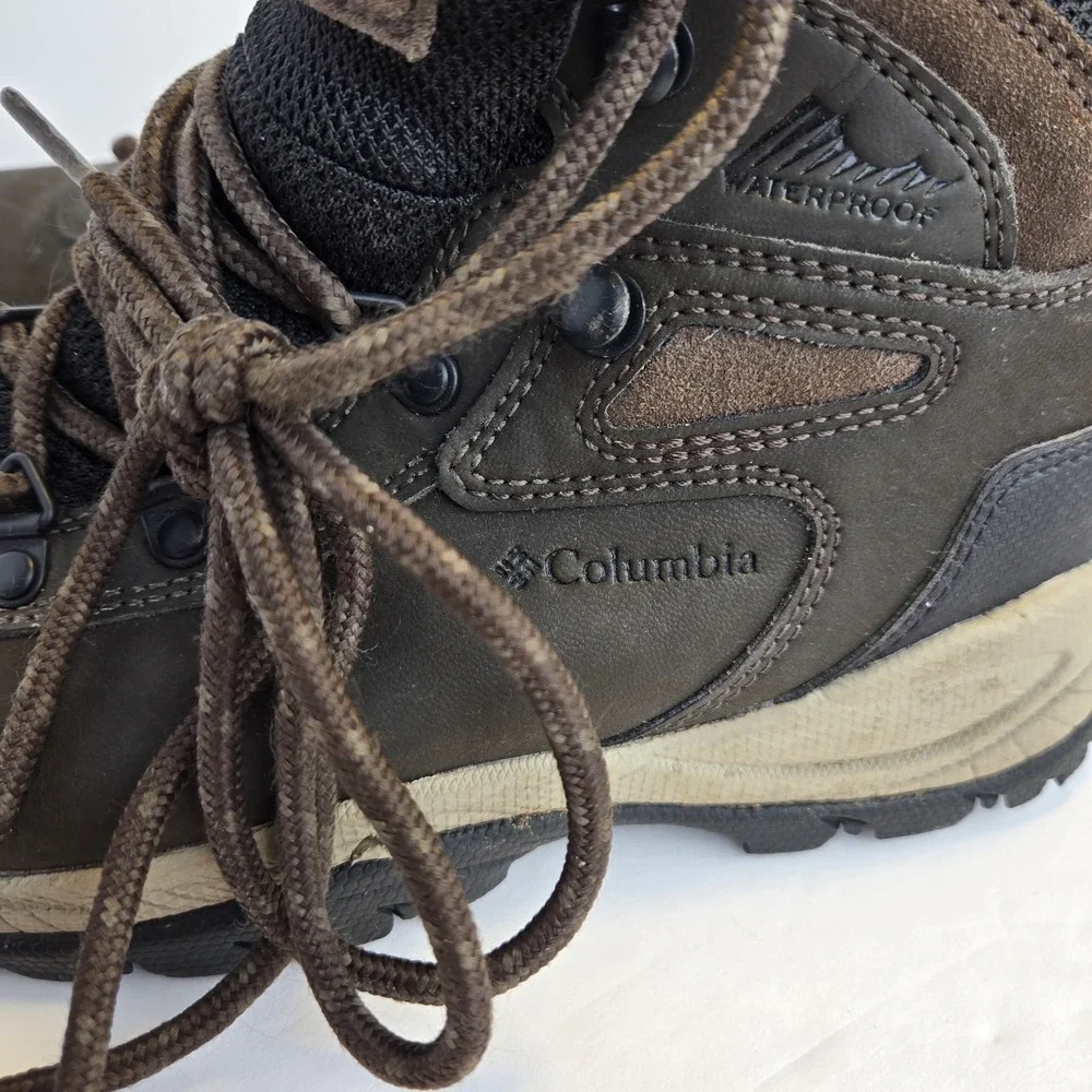 Columbia Newton Ridge Plus Mid Waterproof Hiker Womens Size 5 Brown Gorpcore